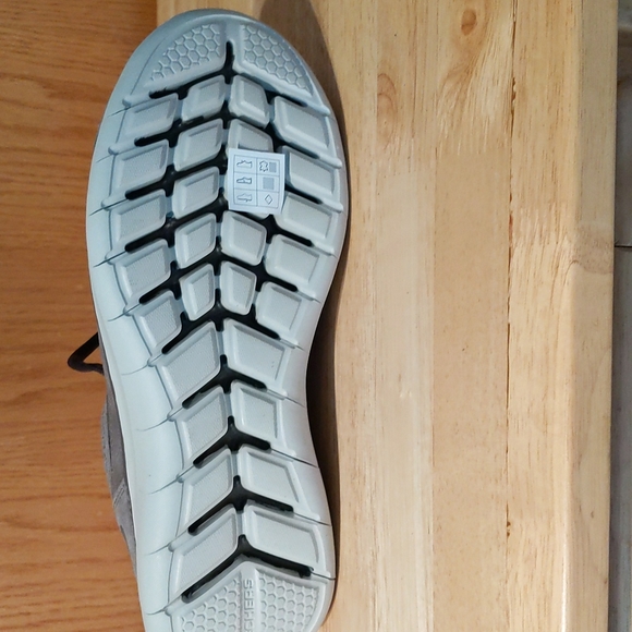 Skechers Quantum Flex Country Walker, new in box, size 8.5 - Picture 5 of 6